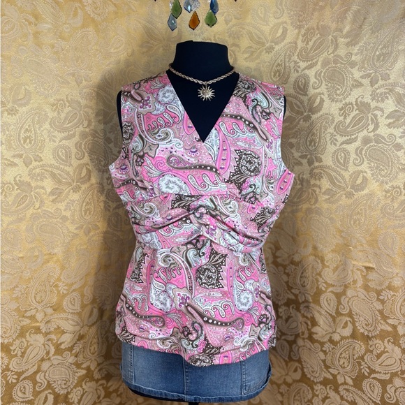 ✨Vintage Y2K Boho Pink, White & Brown Paisley Tank Top✨ - Picture 5 of 5